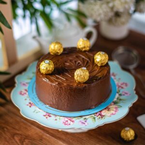 Ferrero Rocher Cake (2.5lbs)